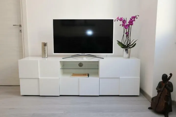 Exclusive Apt Really Downtown - Free Private Parking Included! Genua