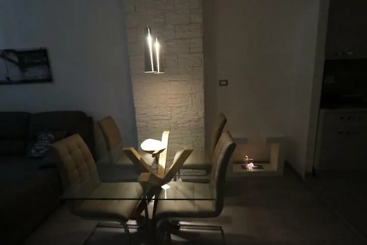 Exclusive Apt Really Downtown - Free Private Parking Included! Genua Italië