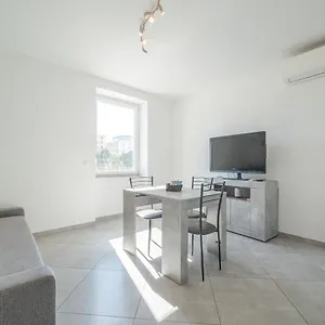 Appartamento New!central Apt 5 Min Walk From The Metro Brignole, Genova